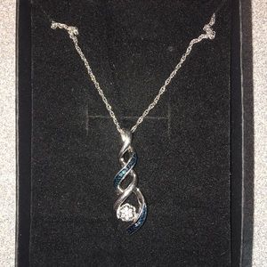pendant necklace